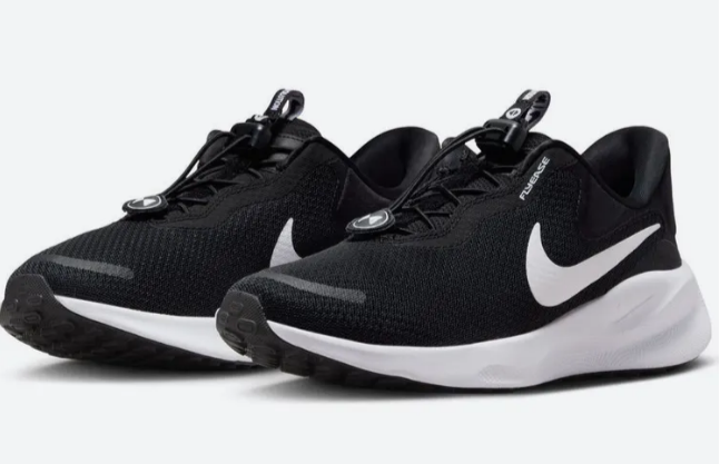 Кроссовки NIKE REVOLUTION 7 RUN BLAC/WHITE