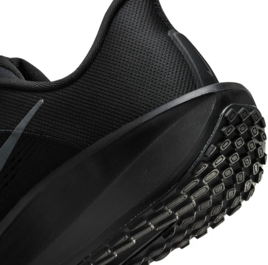 Кроссовки NIKE QUEST 6 RUN BLACK/WHITE-IRON GREY