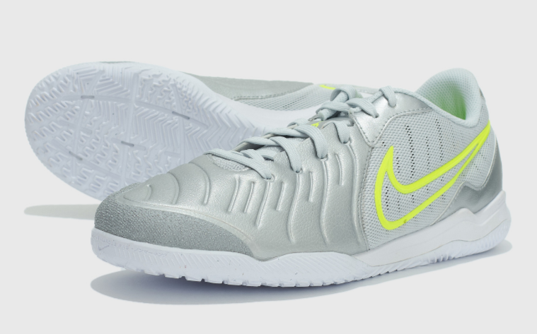 Бутсы (IC) NIKE LEGEND 10 ACADEMY  METALLIC SILVER/WHITE-VOLT